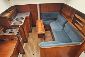 Beneteau Oceanis 320 for sale with BJ Marine