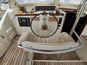 Amel Mango 52  - Helm