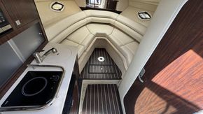 2017 Monterey 275 Sport Yacht 13