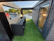 2010 Houseboat 60 x 13