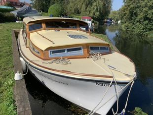 Harmony Bourne 35 Broads Cruiser