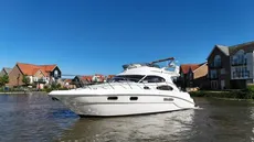 Sealine F37