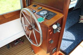 Porter & Haylett Astroline  - Helm Controls
