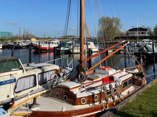 Classic Sailing Sloop – Teak, Epoxy Hull