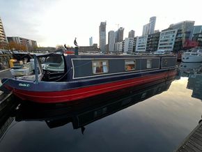 View of the boat from the side 