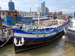 1916 Dutch Barge 21m with London mooring