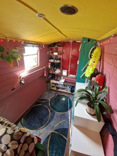 70ft Pink boat | Roof Terrace | 4 berths
