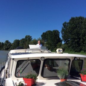 Sailing on the Baise