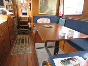 Dutch Luxemotor live aboard river cruiser - Saloon