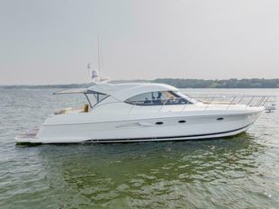 2013 Riviera 5000 Sport Yacht