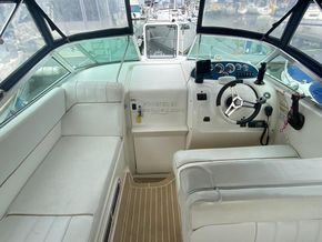 Sea Ray 240 Sundancer  - Cockpit