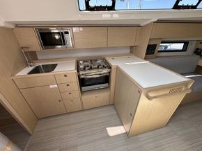 2025 Bavaria C42 21