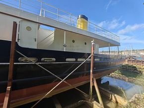 32m Steel Former Passenger Vessel  - Hull Close Up