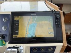 2000 Hardy Marine 32 Commander