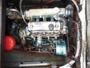 Seamaster 813  - Engine