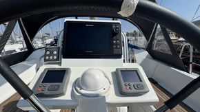 2010 Beneteau Oceanis 34 18