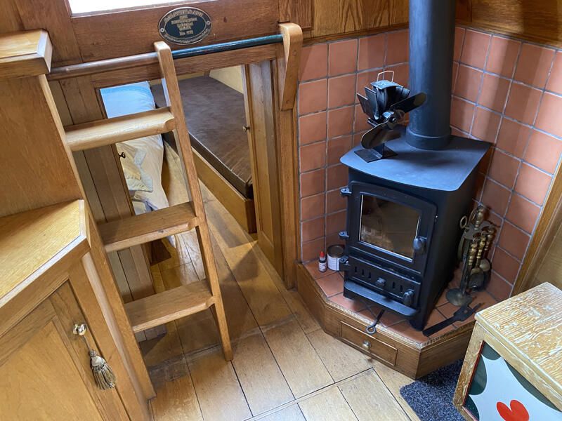 Bow Steps Fwrd double cabin