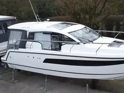2025 Sealine C335