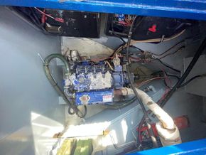Narrowboat 58ft Cruiser Stern  - Engine