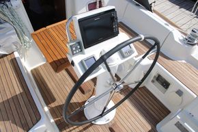 2010 Beneteau Oceanis 34 17