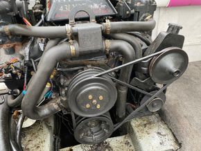 Rinker 186 Captiva Bow Rider - Engine