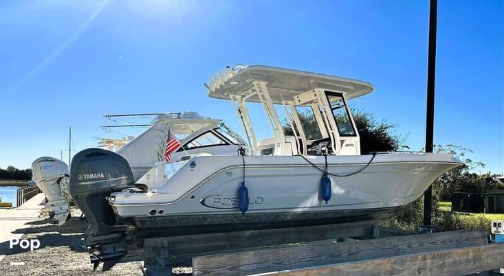 2021 Robalo r 272