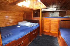 pleasant and well maintained (blasted) living / recreational vessel