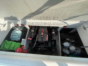 Chris Craft 218 Concept Cuddy - Engine
