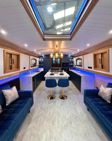 BESPOKE BOAT CO 65ft WIDEBEAM