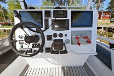 Vector 11 with OXE outboard diesel engines