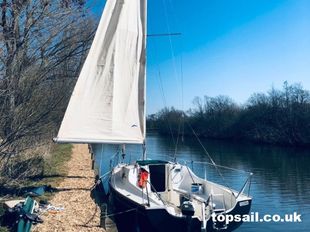 2005 Jeaneau Sun 2000