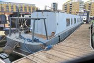 57' narrowboat - London mooring