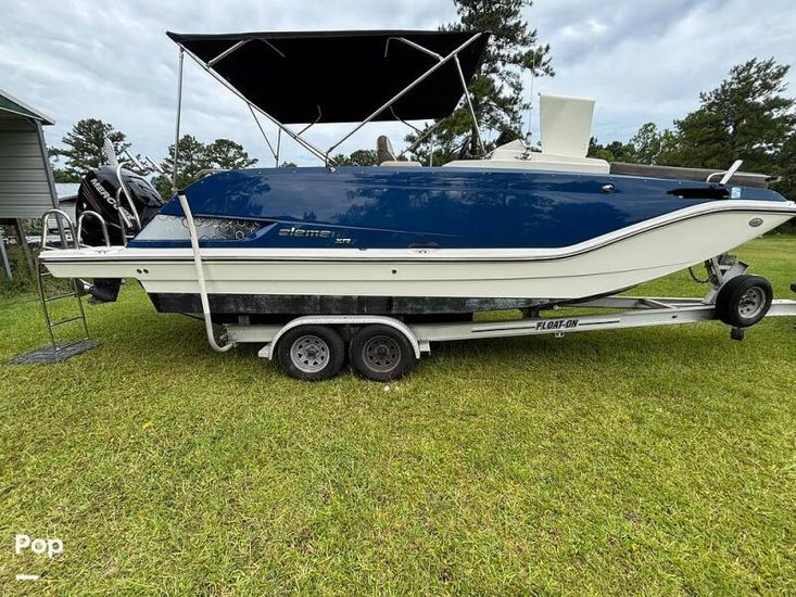 2017 Bayliner Element XR7
