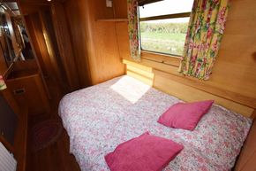 Bedroom aft