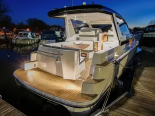 2016 Sheerline 1090 Hard Top