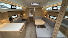  Bavaria C42 10