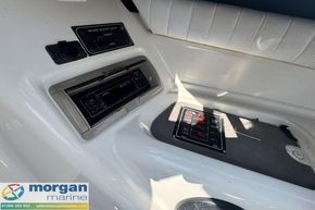 Bayliner 2252 - radio