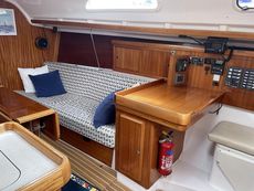 Beautifully maintained Dufour 32 Classic wheel steering shoal draft