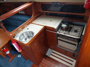 Moody 31 Mk1  - Galley