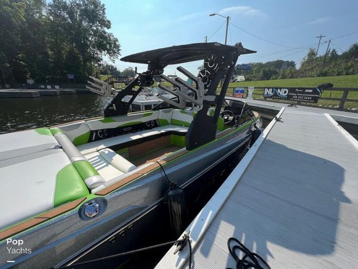 2019 Malibu 23 lsv