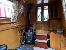 Saloon Fwrd