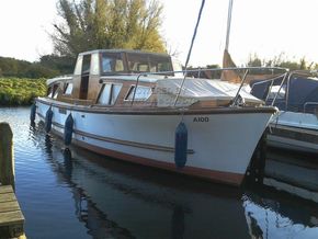 Moores of Wroxham 35 centre cockpit  - Exterior