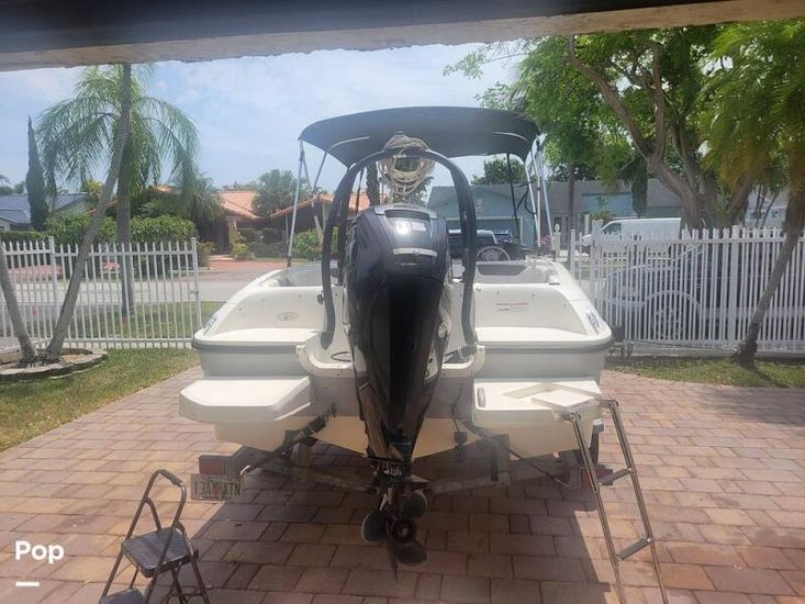 2017 Bayliner element e18