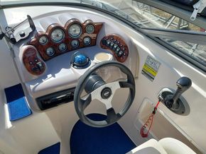 Rinker 232 Captiva Cuddy     -Just Serviced - Helm