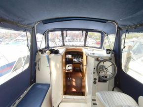 Aquamarine Riverboat 26  - Cockpit