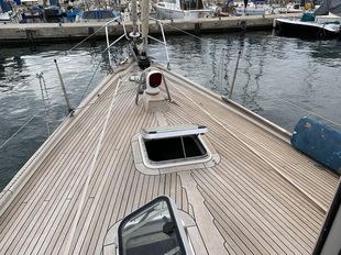 HALLBERG RASSY 42E.