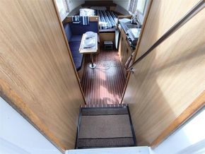 Aquamarine Riverboat 26  - Companionway
