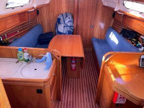 2006 Bavaria Cruiser 30 19