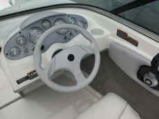 Maxum 1800 MX Cockpit