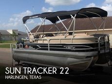 2016 Sun Tracker Party Barge 22 DLX